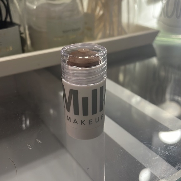 Milk makeup cream bronzer - Picture 3 of 3